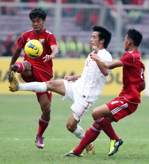 Những thành công đó đã giúp Văn Quyết góp mặt trong đội hình U.23 Việt Nam tham dự SEA Games 26 với vai trò tiền đạo chủ lực.